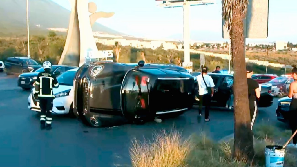 volcadura, accidente, caos vial, paseo de los leones