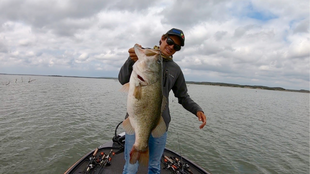 equipo para pescar, pesca deportiva, presas de Nuevo León, lobina negra, reglamento de pesca