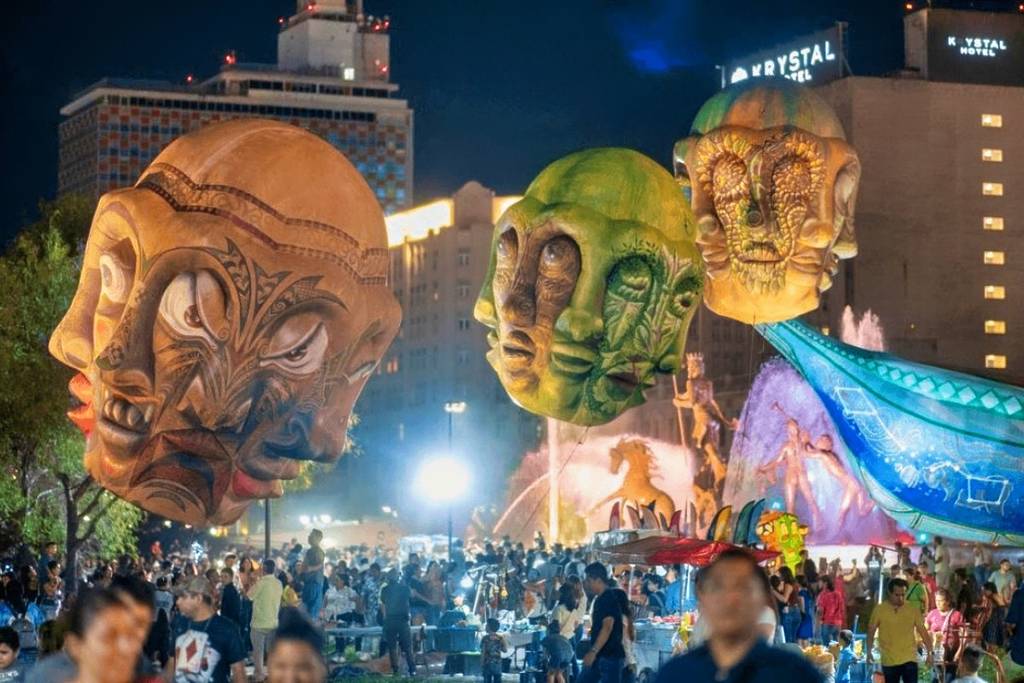 Festival de Calaveras, Día de Muertos, Monterrey, altar de muertos, desfile, tradiciones mexicanas