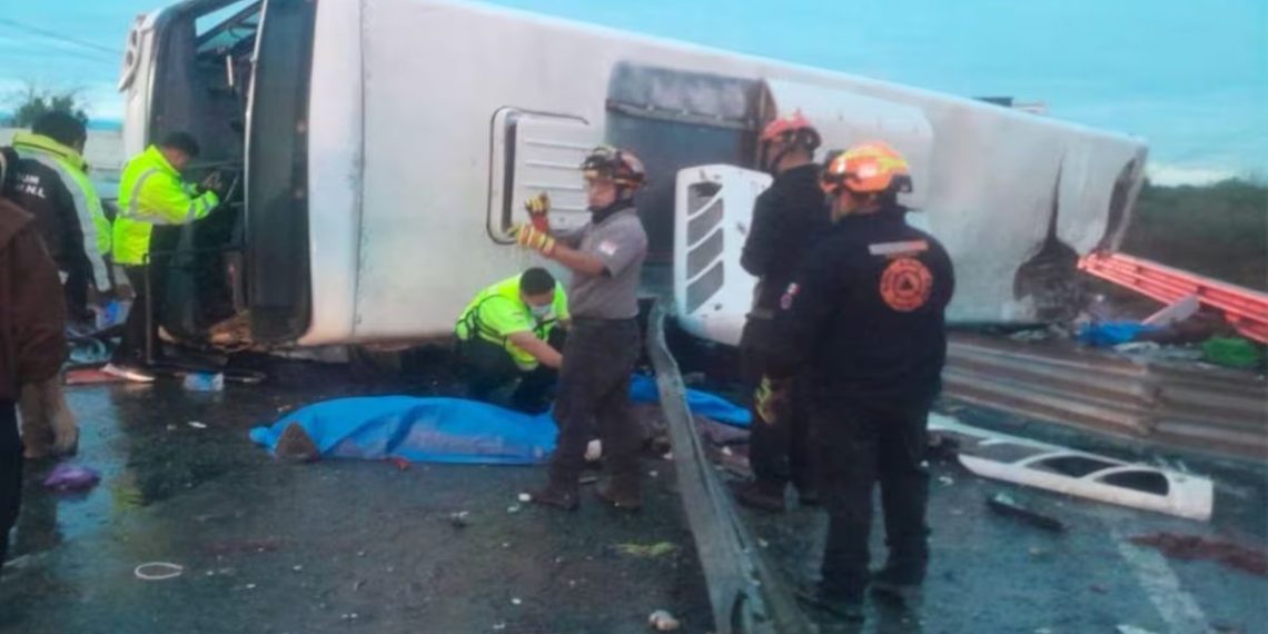 CAMIÓN-EN-APODACA-OCHO-MUERTOS