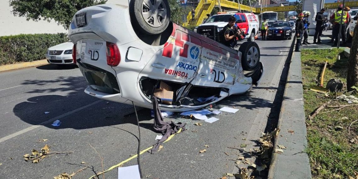 CENTRO-DE-MONTERREY-VOLCADURA