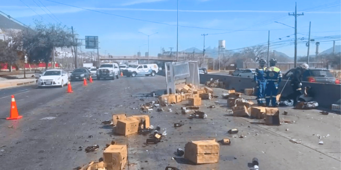 camioneta-de-carga-vuelca-San-Pedro-accidente-vial-exceso-de-velocidad