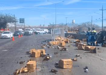 camioneta-de-carga-vuelca-San-Pedro-accidente-vial-exceso-de-velocidad