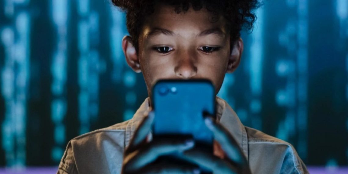 REDES-SOCIALES-MENORES-DE-15-AÑOS