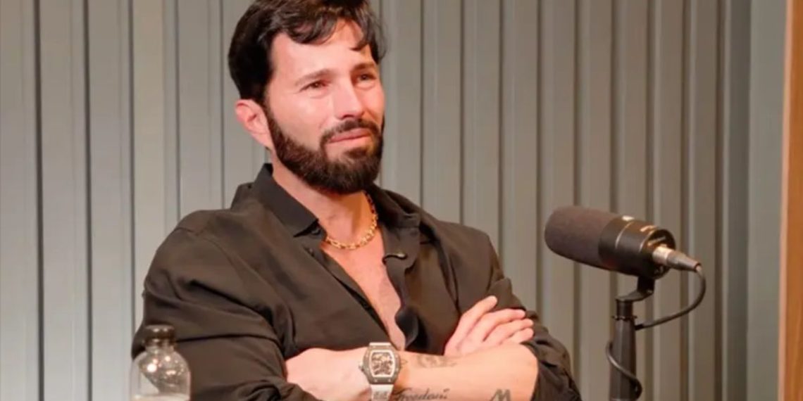 PONCHO-DE-NIGRIS-RING-ROYALE-PELEA