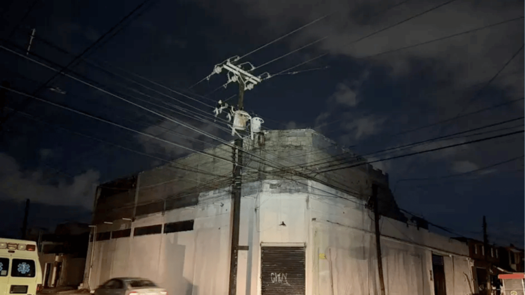 os vecinos protestaron por luz ante las fallas de energía eléctrica