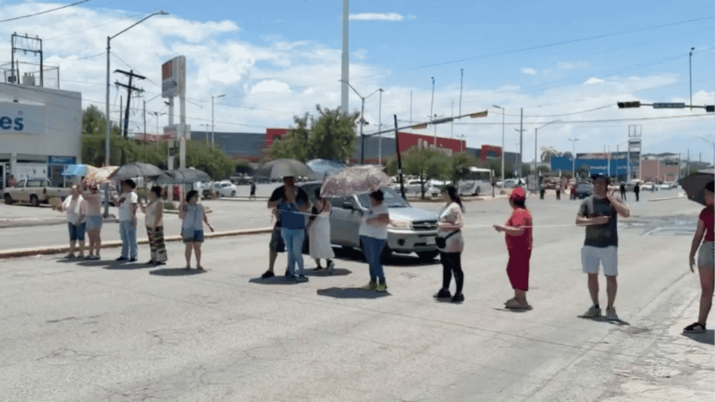 os vecinos protestaron por luz ante las fallas de energía eléctrica