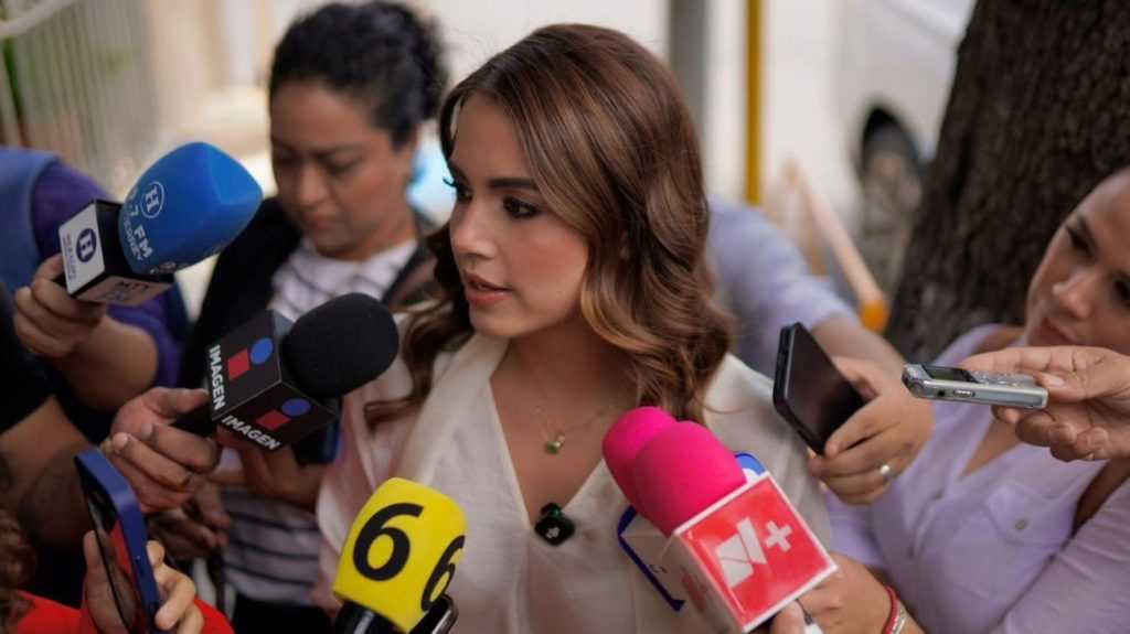 Lorena de la garza en entrevista tras si reunión con Santiago Taobada, donde reafirmo ir por la alcaldía de Monterrey bajo la coalición PRI-PAN